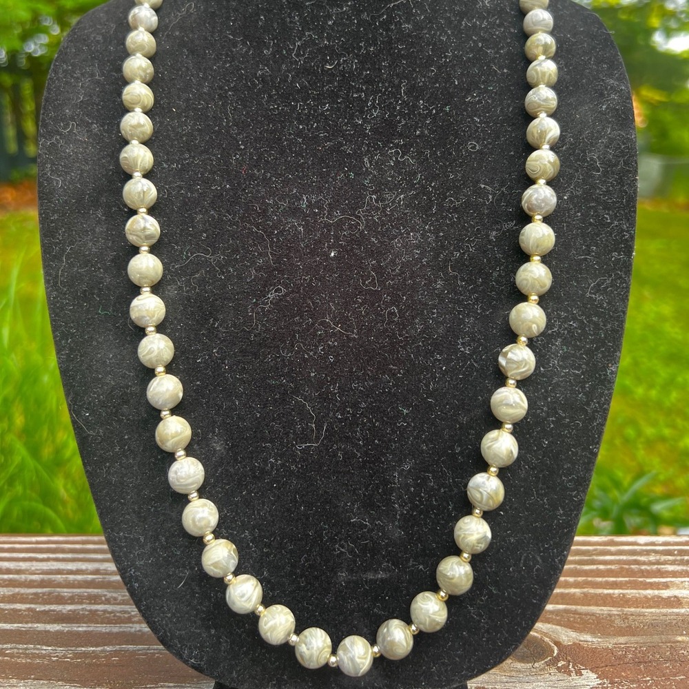 Vtg Grey Green Marbled Acrylic Beaded Necklace Gold Tone Spacers Classic 90s